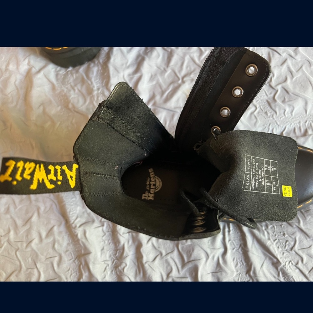 Dr. Martens Platform - Picture 3 of 4